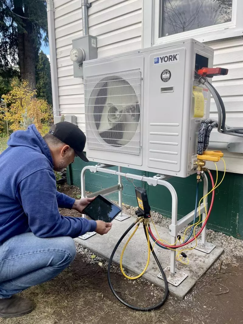 Checking-refrigerant-charge