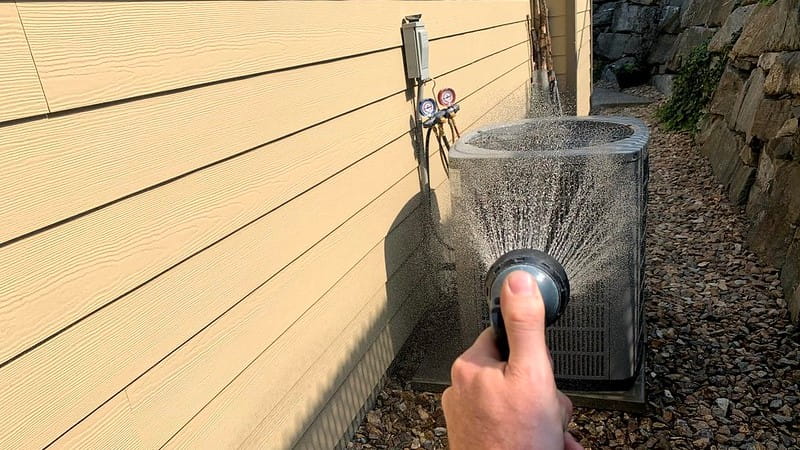 Cleaning_AC_condenser_coil